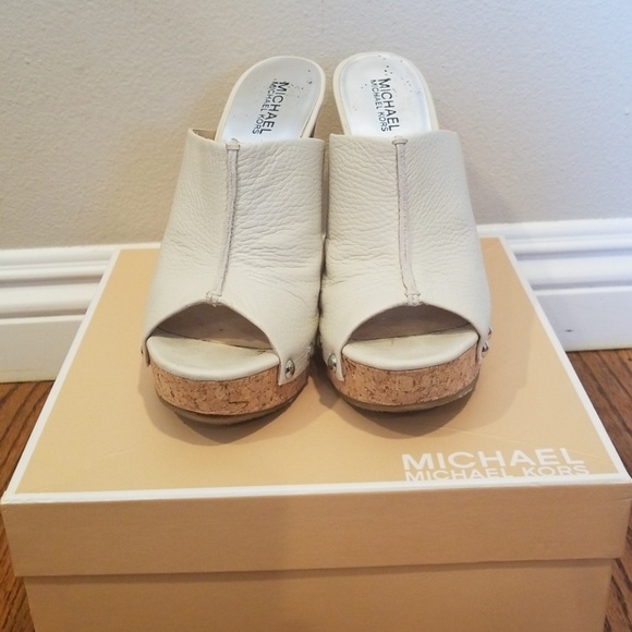 Michael Kors Belinda Wedge Size 9 - Picture 4 of 4